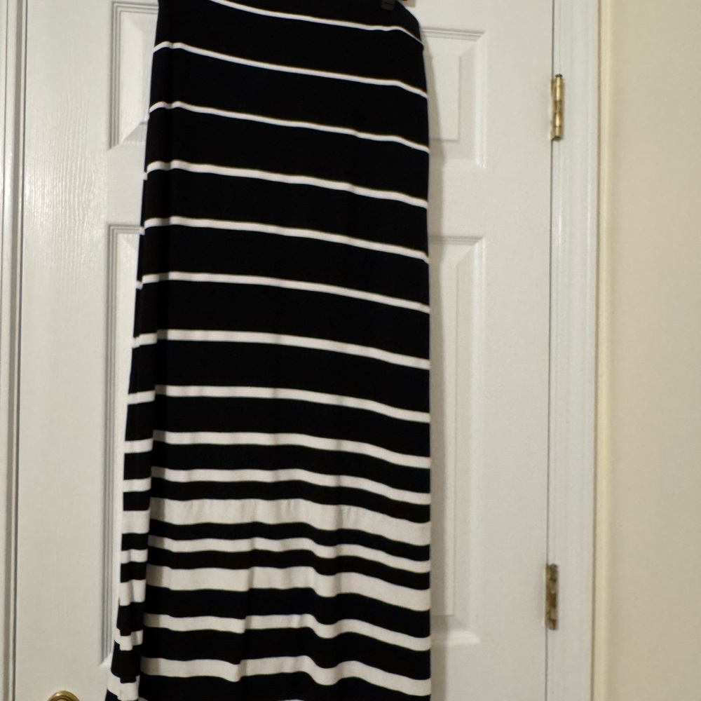 White House Black Market Black and White Maxi Skirt